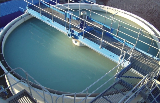 地衛(wèi)環(huán)?？萍糋ZX型中心傳動(dòng)刮吸泥機(jī)工作原理